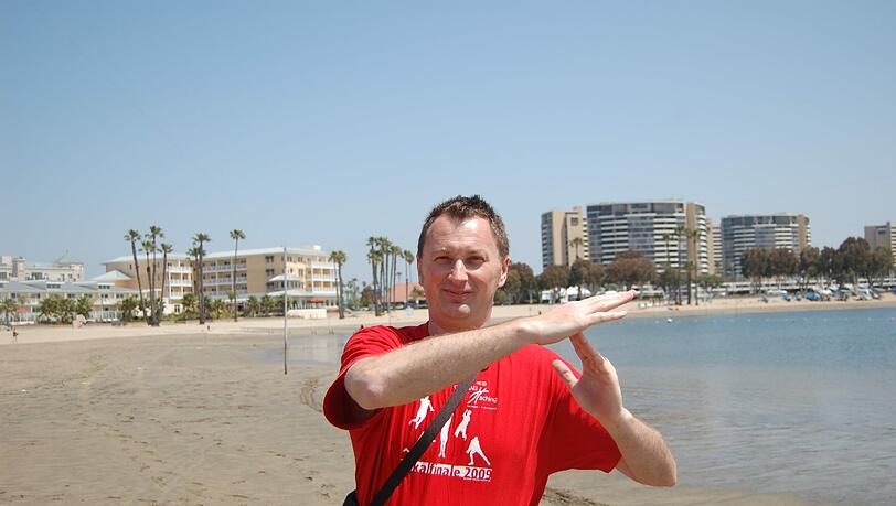 Mihai Paduretu am Strand von Los Angeles.
