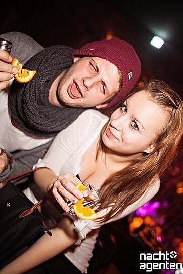 Frisch eröffnet und schon ist was los: "Honey Bunny" im Jack Rabbit. Mehr Bilder unter: www.nachtagenten.de