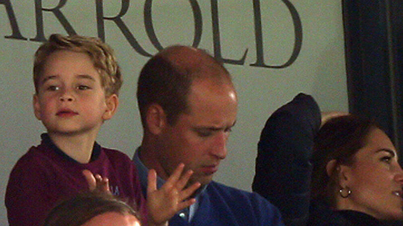 Prinz George im Fußballstadion