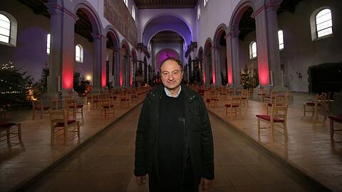 "Wir spüren, dass falsche, negative Alarmsignale, garniert mit einer gehörigen Portion Selbstmitleid, jetzt wirklich nicht die richtigen Ratgeber sein können": Pfarrer Schießler in seiner Kirche St. Maximilian.