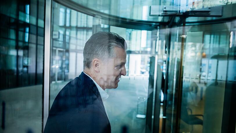 Unions-Vertreter Thorsten Frei auf dem Weg zur nächsten Verhandlungsrunde in der SPD-Zentrale. Unions-Vertreter Thorsten Frei auf dem Weg zur nächsten Verhandlungsrunde in der SPD-Zentrale.