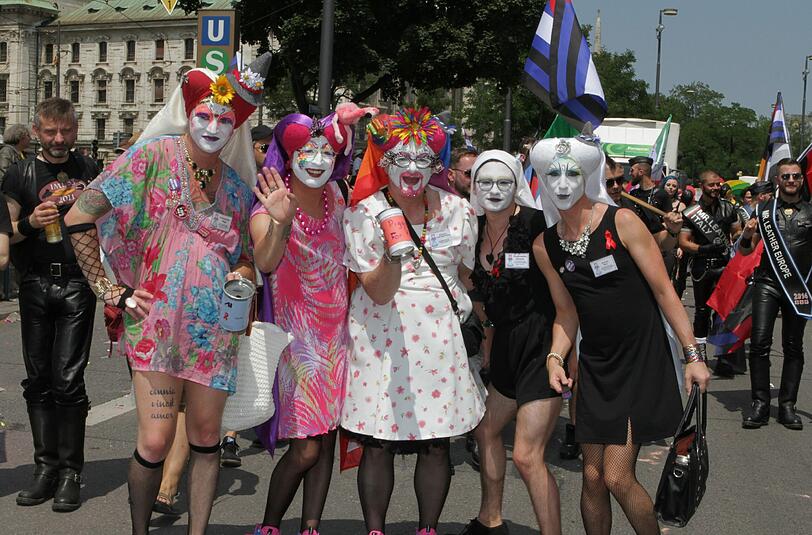 Einer der Pride-Week-Höhepunkte: die Polit-Parade am Samstag.