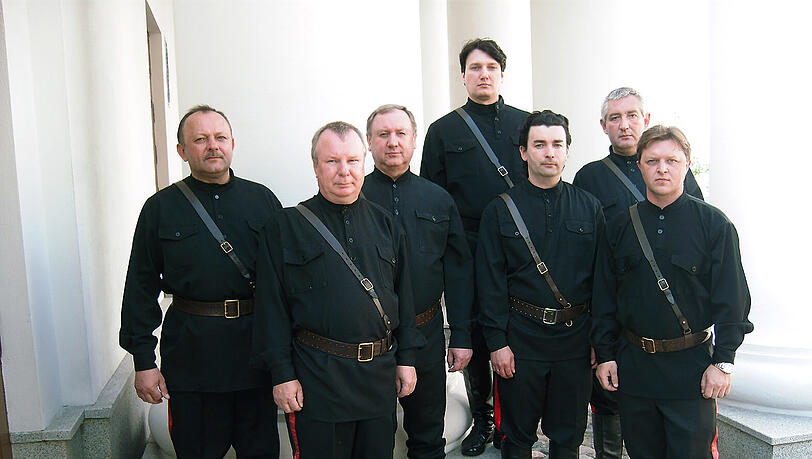 Chorgesang und Soli in stetem Wechsel: Die Don Kosaken bringen Weihnachtslieder gepaart mit russisch-orthodoxer Musik in die Kirche. Chorgesang und Soli in stetem Wechsel: Die Don Kosaken bringen Weihnachtslieder gepaart mit russisch-orthodoxer Musik in die Kirche.