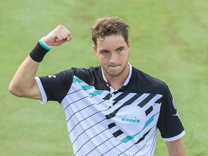 Jan-Lennard Struff steht nach dem Sieg über den Serben Miomir Kecmanovic in Stuttgart im Viertelfinale.
