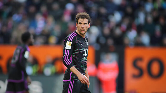 Kritisierte den Augsburger Rasen scharf: Mittelfeldleader Leon Goretzka.