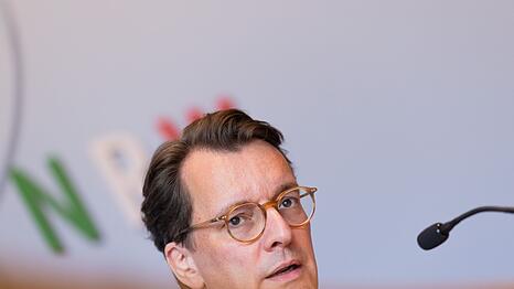 NRW-Ministerpr&auml;sident Hendrik W&uuml;st (CDU) findet das Paket gut, hat aber eine kritische Anmerkung.