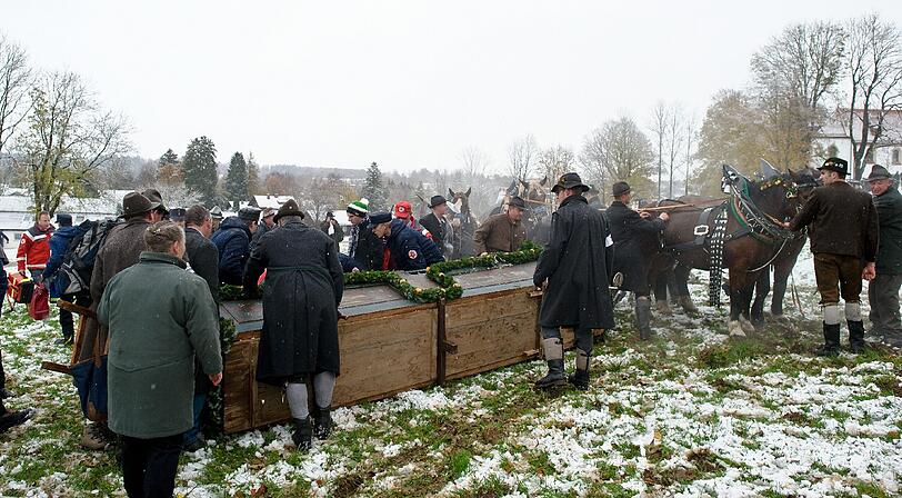 Unfall bei der traditionellen Leonhardifahrt in Bad Tölz.
