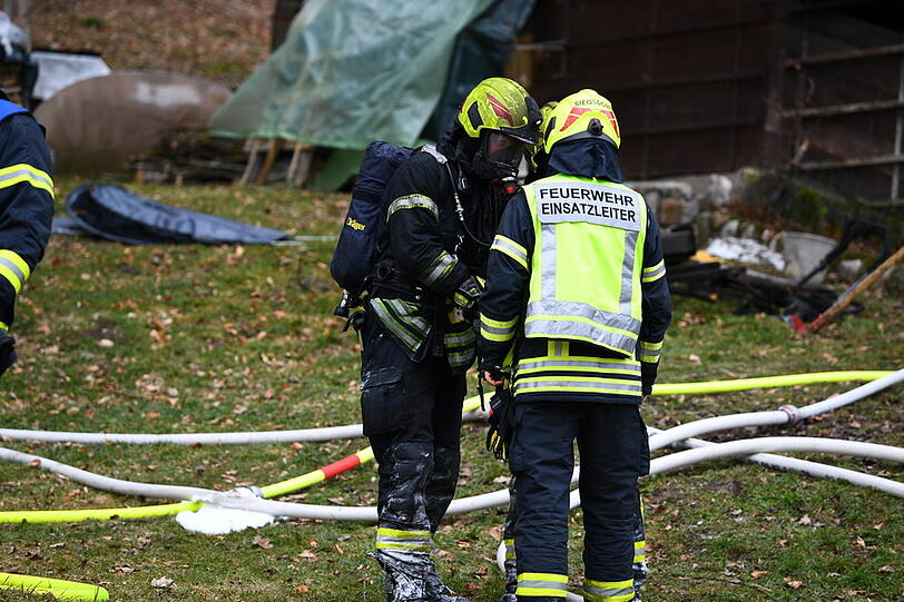 Der Sachschaden beträgt 35.000 Euro - die Ursache für den Kellerbrand ist derzeit noch unklar. Die Bilder vom Feuerwehreinsatz.