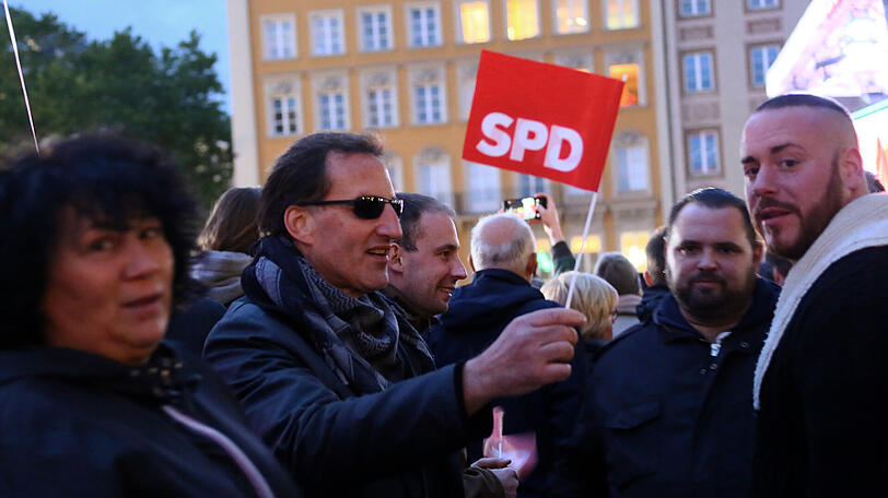 SPD-Anhänger feiern Martin Schulz in München.