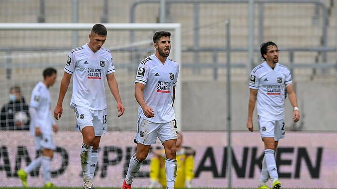Die SpVgg Unterhaching hat den Sprung an die Tabellenspitze verpasst.