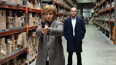 "Kommissarin Lucas: Nürnberg": Kommissarin Ellen Lucas (Ulrike Kriener) will mit Hilfe von Magnus Guttmann (Heino Ferch) eine Geiselnahme beenden.