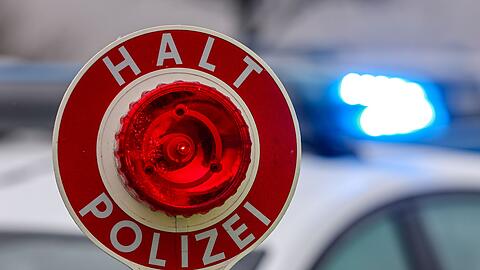 Bei der Kontrolle des Wagens fand die Polizei 700 Gramm Gold. (Symbolbild)