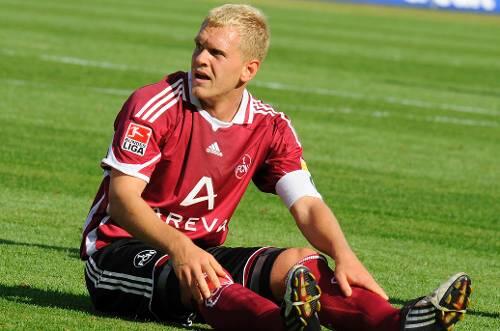 Banger Blick in Richtung Frankfurt: Club-Kapitän Andreas Wolf droht nach seinem Kopfstoß eine Sperre &ndash; auch für die Bundesliga.