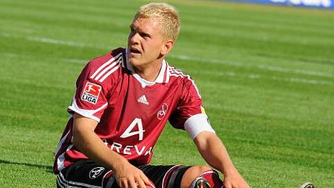 Banger Blick in Richtung Frankfurt: Club-Kapitän Andreas Wolf droht nach seinem Kopfstoß eine Sperre &ndash; auch für die Bundesliga.