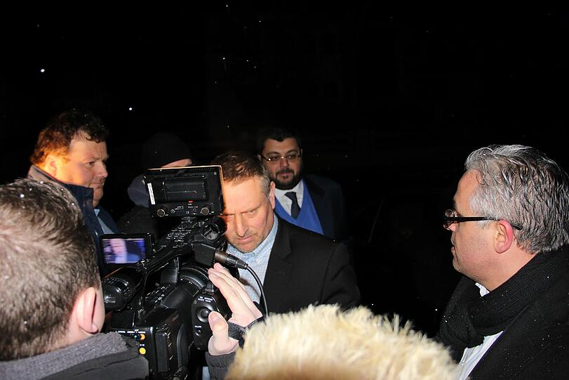 Der Andrang war groß - Investor Hasan Ismaik war nach Rudelzhausen gekommen, um Einiges loszuwerden.