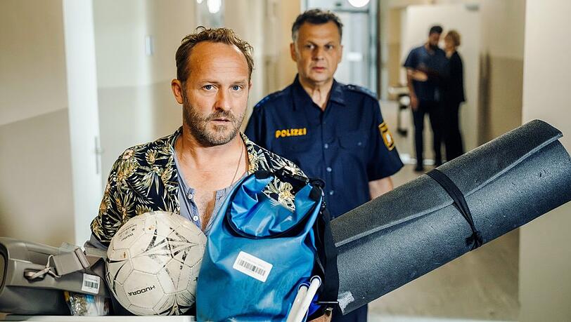 "Servus Eddie - Spätes Glück": Eddie (Maximilian Brückner, l.) und Carlo (Gerhard Wittmann) auf dem Weg zur Chefin. "Servus Eddie - Spätes Glück": Eddie (Maximilian Brückner, l.) und Carlo (Gerhard Wittmann) auf dem Weg zur Chefin.