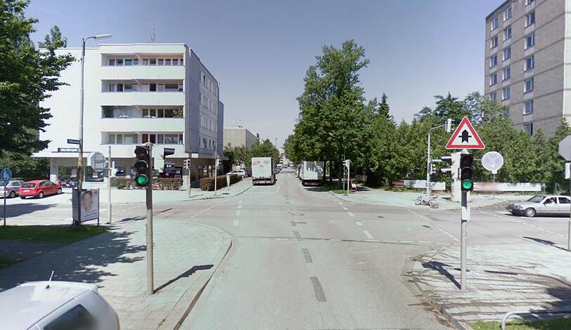 Die Ampelanlage an der Kreuzung Untersbergstraße und Weißenseestraße.