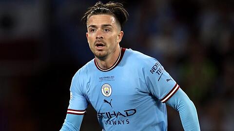 Jack Grealish spielte Fußball, als sich Diebe Zutritt zu seinem Haus verschafften.