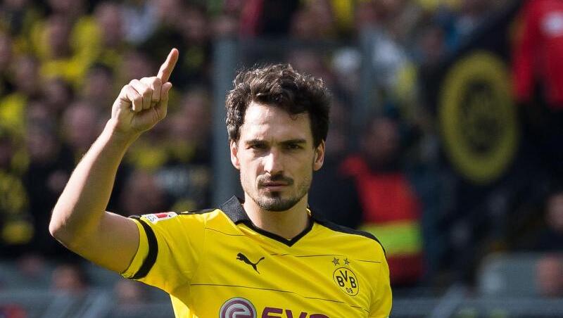 Mats Hummels, damals bei Borussia Dortmund, gestikuliert. Foto: Guido Kirchner/Archivbild
