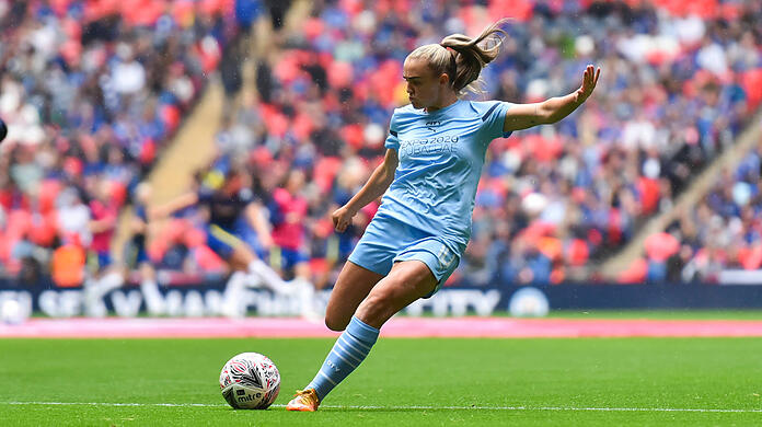 "Es hat sich vom allerersten Gespräch an einfach richtig angefühlt. Ich war absolut überzeugt und mein Instinkt sagte mir, dass ich hierhergehöre", sagt Georgia Stanway, hier noch im Trikot von Manchester City. (Archivbild)