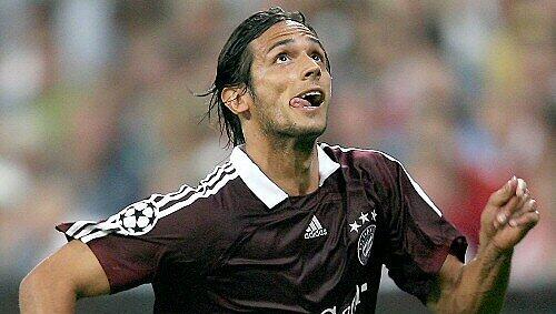 Der Mann, dem die Sportfreunde Stiller einen eigenen Song widmeten: Roque Santa Cruz Der Mann, dem die Sportfreunde Stiller einen eigenen Song widmeten: Roque Santa Cruz