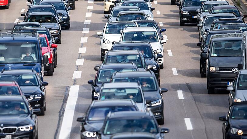 Am letzten Ferienwochenende kann es in BAyern für Autofahrer noch einmal ganz dick kommen. Am letzten Ferienwochenende kann es in BAyern für Autofahrer noch einmal ganz dick kommen.