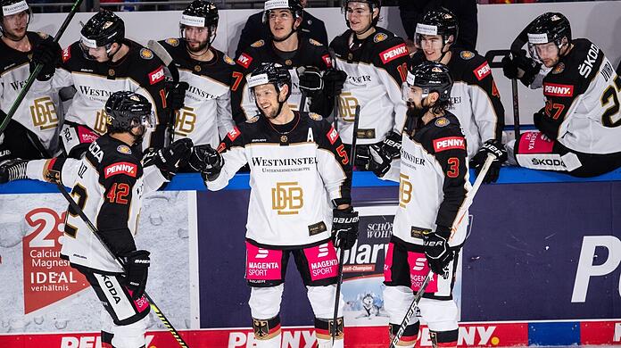 EHC für Olympia: Patrick Hager (r.) ist ein Fixkandidat, Yasin Ehliz (l.) hat sich ebenso empfohlen.
