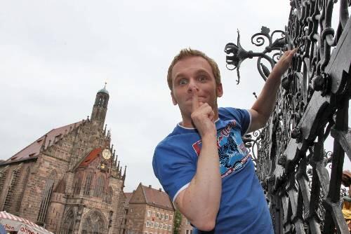 Comedy-Star Ralf Schmitz drehte auch am Schönen Brunnen.