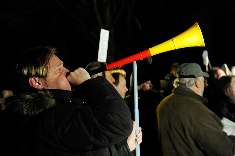 Proteste bei Wulffs Zapfenstreich - sehen Sie hier die Bilder...