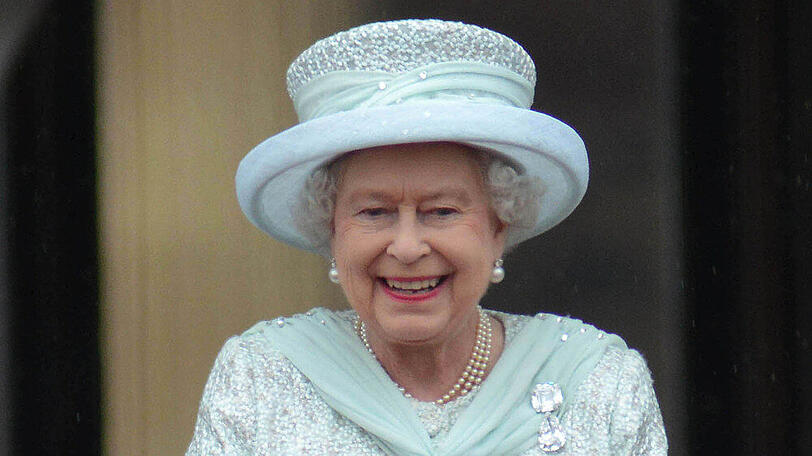 Das Weihnachtsoutfit der Queen steht garantiert schon