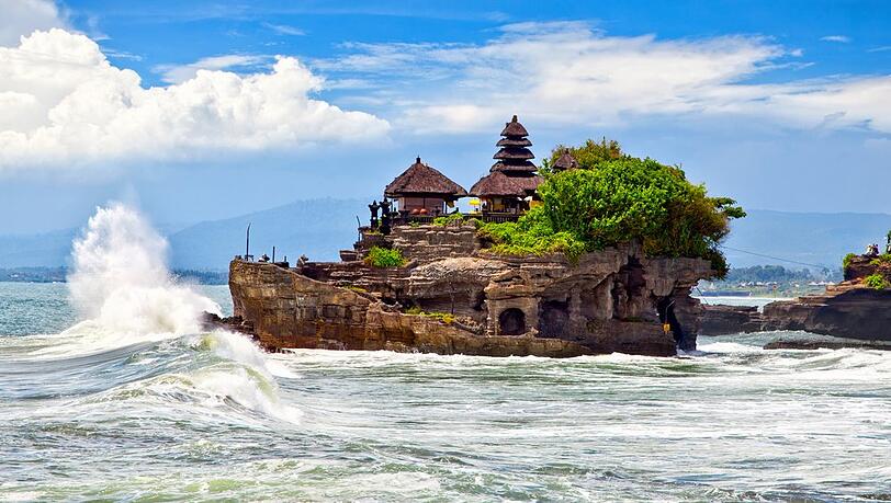 "Pura Tanah Lot" liegt vor der Küste Balis.