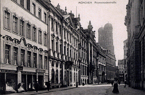 Die Frauenkirche vor hundert Jahren . . .