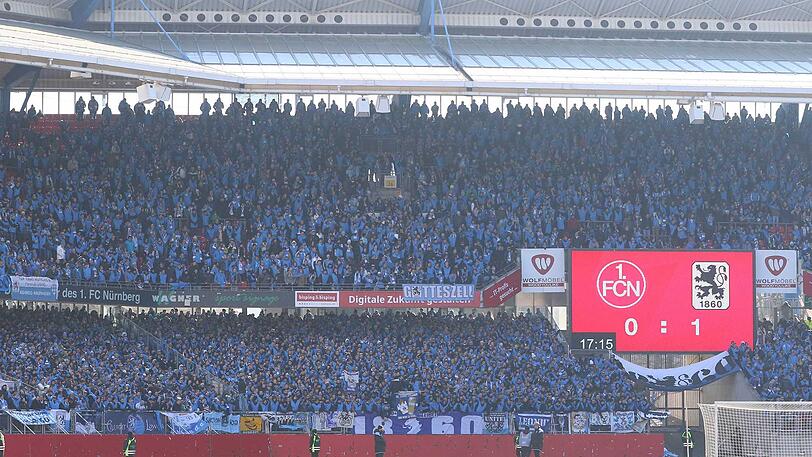 Die blaue Wand: 14.000 Fans waren in Nürnberg im Stadion.