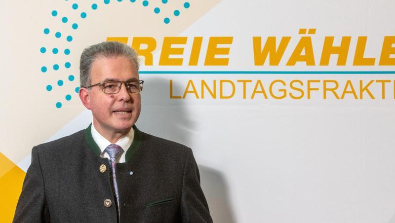 Florian Streibl spricht während der Winterklausur der Landtagsfraktion. Foto: Armin Weigel/dpa Florian Streibl spricht während der Winterklausur der Landtagsfraktion. Foto: Armin Weigel/dpa