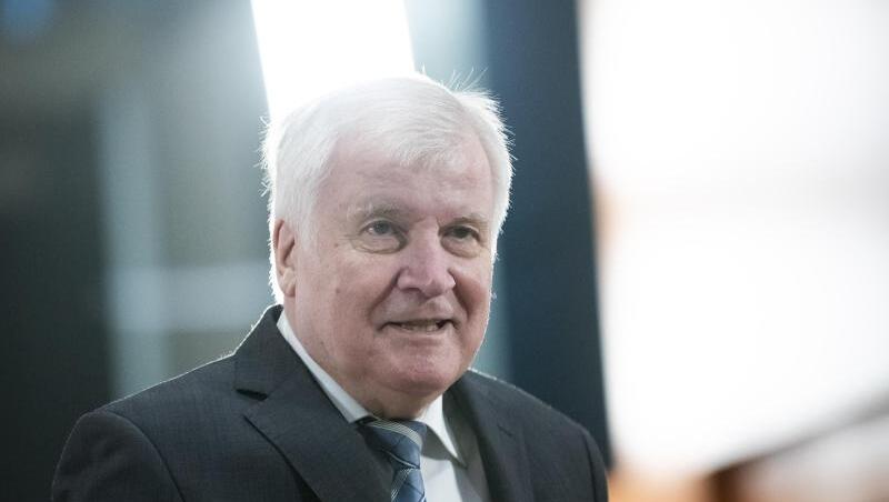 Horst Seehofer Mitte der Woche vor Beginn einer Sitzung des Bundeskabinetts im Kanzleramt.