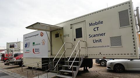 Mehr als 200 Mal war er bei der letzten Wiesn im Einsatz, um nach Stürzen Hirnblutungen auszuschließen: der mobile Computertomograph.