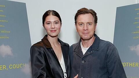 Mary Elizabeth Winstead und Ewan McGregor haben sich im Rahmen des Drehs zu einer Serie kennengelernt.