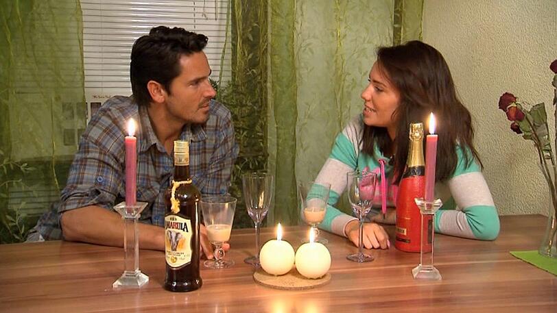Der Bachelor kann sich ungestört mit Sarah unterhalten und heraus finden, was sie von ihm hält.