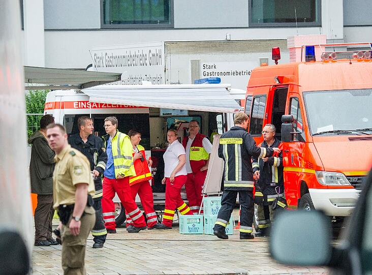 Geiselnahme in Ingolstadt. Das SEK ist vor Ort. Die Bilder vom Rathaus-Platz.