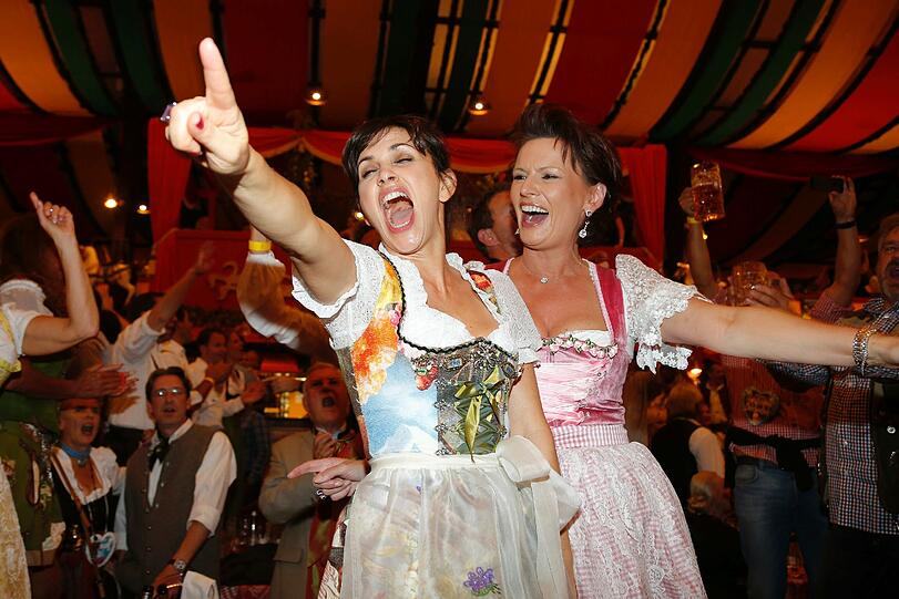 Viktoria Lauterbach und Margit Tönnies.