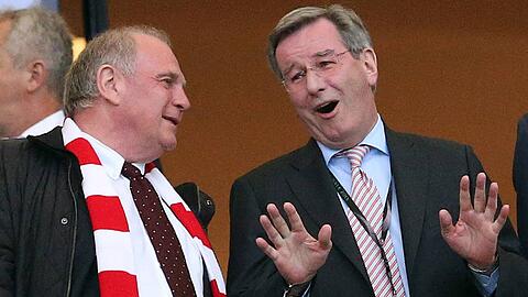 Von 1983 bis 2014 gemeinsam beim FC Bayern: Uli Hoeneß und Karl Hopfner (r.)