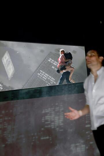 Szenen aus "Lehman Brothers. Aufstieg und Fall einer Dynastie" im Residenztheater.