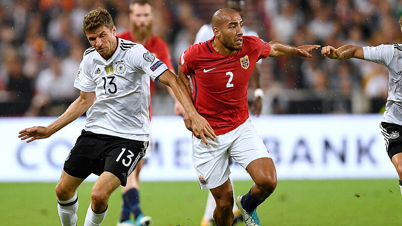 THOMAS MÜLLER: NOTE 2 - Bei Löw ist der Bayern-Profi eine Konstante, bereitete die Treffer drei (per Hacke!) und vier (per Top-Flanke) vor. Nach 45 Minuten Schonung. Wird interessant, ob er am Samstag in Hoffenheim wieder auf die Bayern-Bank muss.
