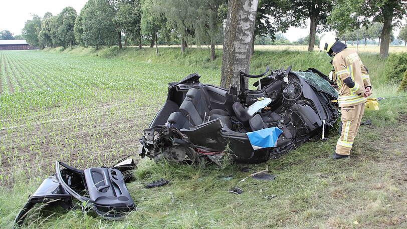 Der Unfall ereignete sich auf einer Verbindungsstraße von Gramming in Richtung B299.