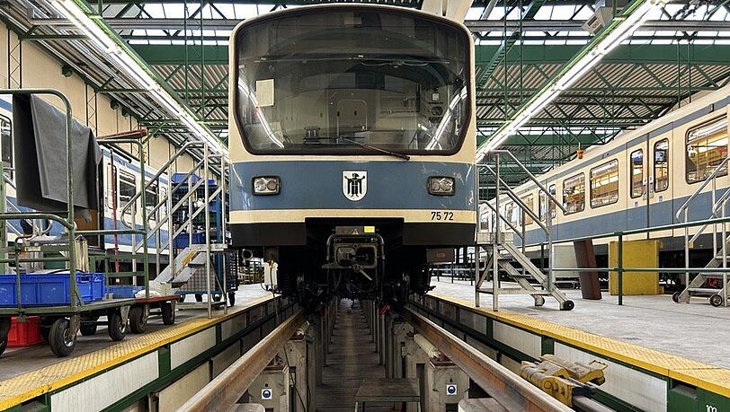 Wenn U-Bahnen gewartet werden, sind sie meist am zentralen Betriebshof an der Allianz Arena.