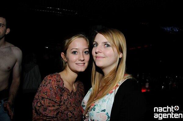 "Blau" im 8 Below ( Freitag 11.11.2011). Noch mehr Bilder von dieser Party sehen Sie unter: