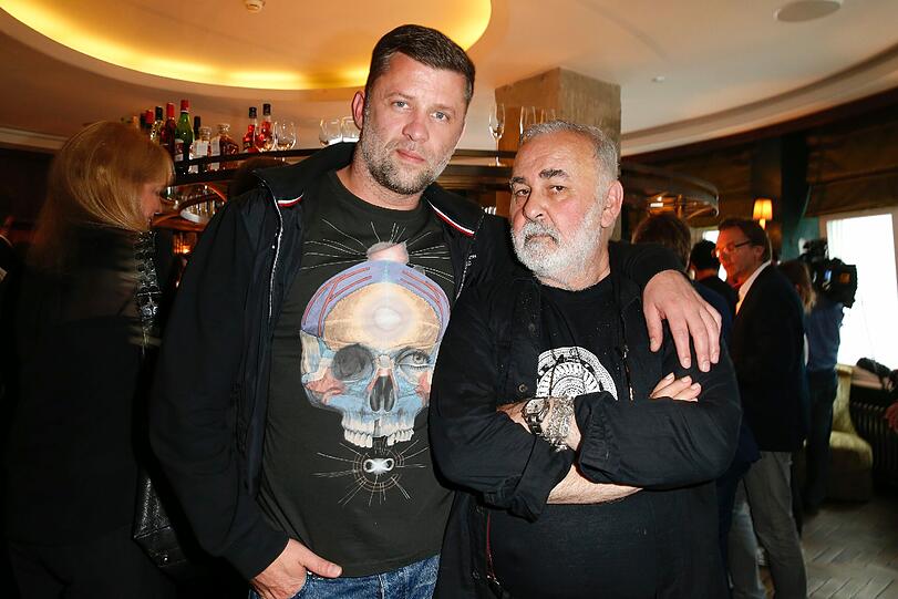 Starfriseur Udo Walz(r.) mit seinem Partner Carsten Thamm-Walz
