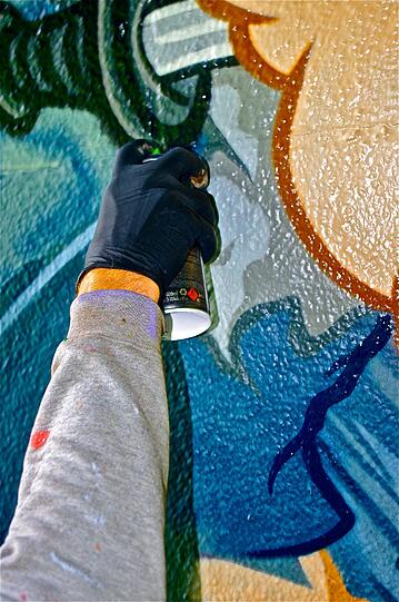 Isart Graffiti Aktion an der Brudermühlbrücke