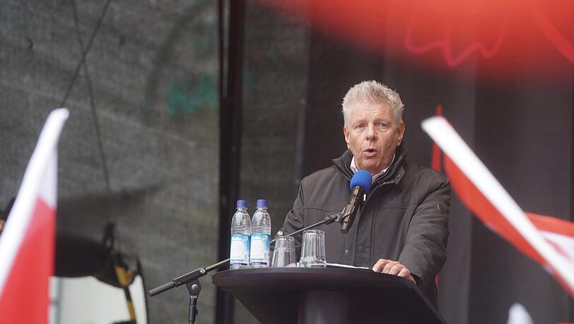 Oberbürgermeister Dieter Reiter spricht auf der Kundgebung am Marienplatz.