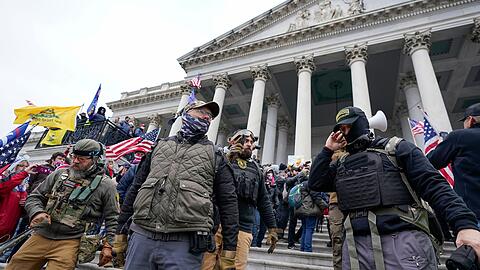 Am 6. Januar 2021 hatten Randalierer angestachelt von Donald Trump das US-Parlament gest&uuml;rmt. (Archivbild)